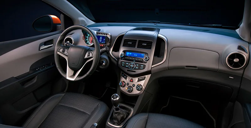 Chevrolet-Aveo-Hatchback-2013-35