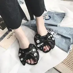 Большой бант на плоской подошве со стразами Тапочки женские 2018 летние новые корейские модные плоские сандалии на плоской подошве