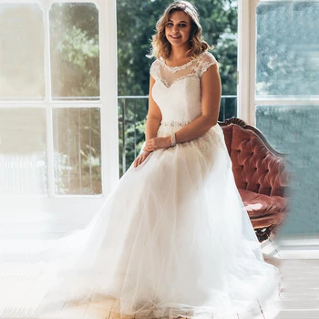 

Elegant Scoop Cap Sleeves Plus Size Wedding Gown with Pearls Vestido de Noiva A-line Lace Bridal Gowns Abito da Sposa