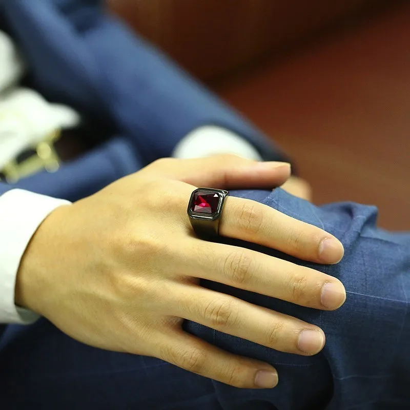 Men's Circle Monogrammed Signet Ring | Posh Totty Designs