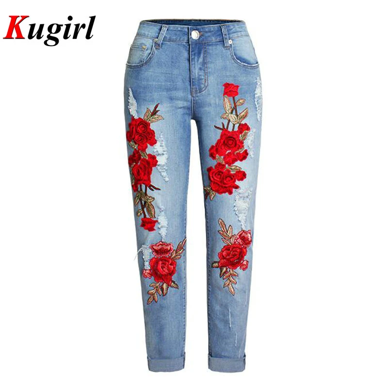 calça vermelha rasgada