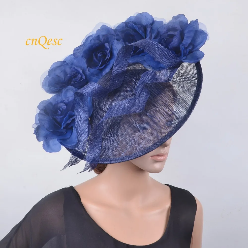 Темно-синий большой головной убор Sinamay hatinator fedora w/шелковые цветы для Ascot, Кентукки Дерби, свадьба