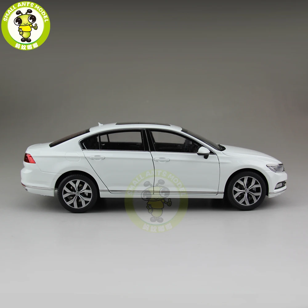 1/18 FAW Passat B8 Magotan литая под давлением Модель автомобиля игрушки День рождения девочки мальчика подарок коллекционирование, хобби белый