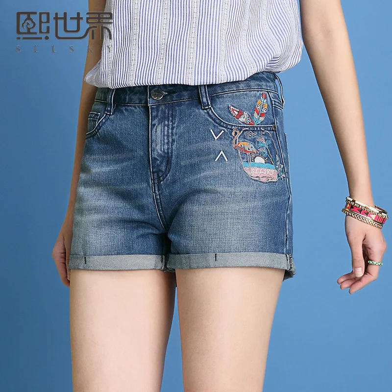 

2017 Summer New Flower Embroidery Shorts Women Straight Jeans Simple Cotton Cuffs Jeans Woman 106SN449