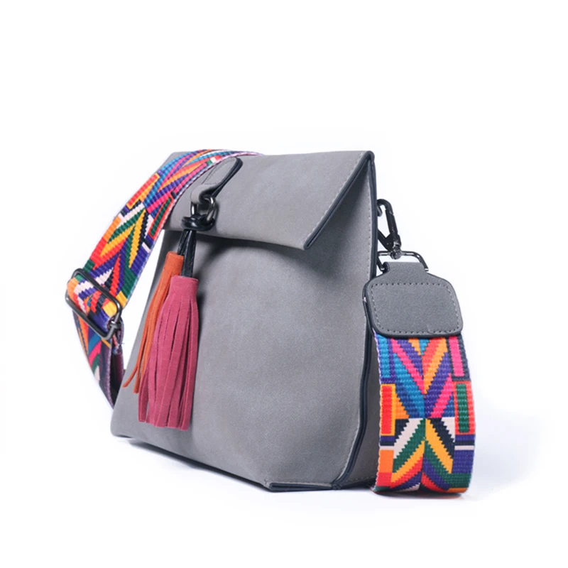 DAUNAVIA العلامة التجارية المرأة حقيبة ساعي Crossbody حقيبة شرابة حقائب كتف الإناث مصمم حقائب النساء أكياس مع الملونة حزام