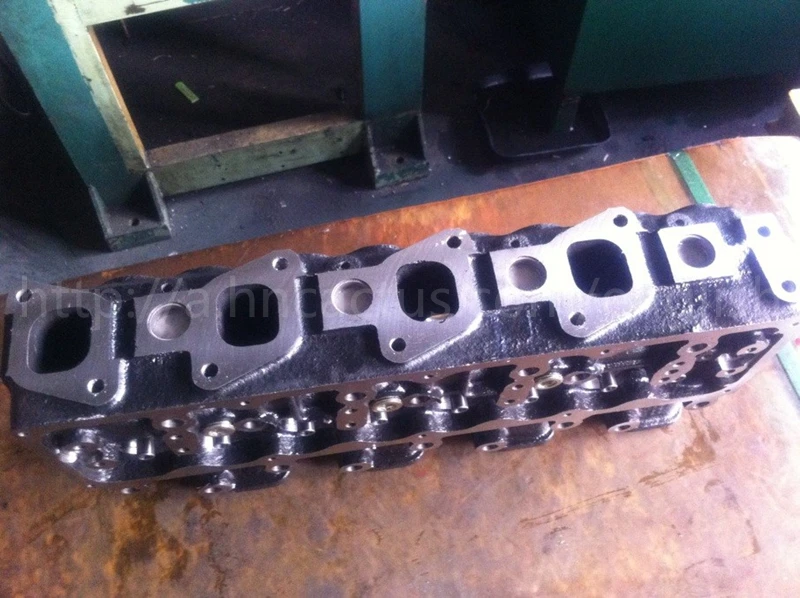 High Quality auto engine parts TD23 Cylinder Head (3)