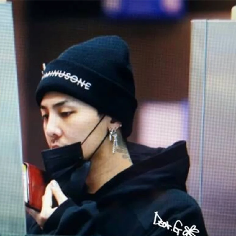 Peaceminusone beanie Clearance