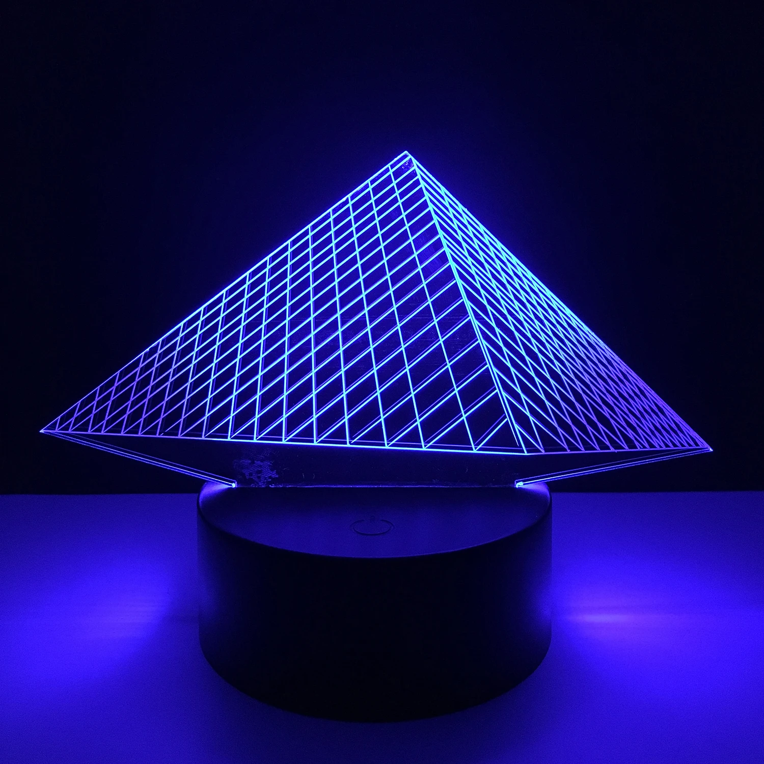 

3D LED Hologram Illusion Pyramid Light 7 Colors Changing 3D Lamp Mini USB Table Light With Touch Switch for baby bedroom