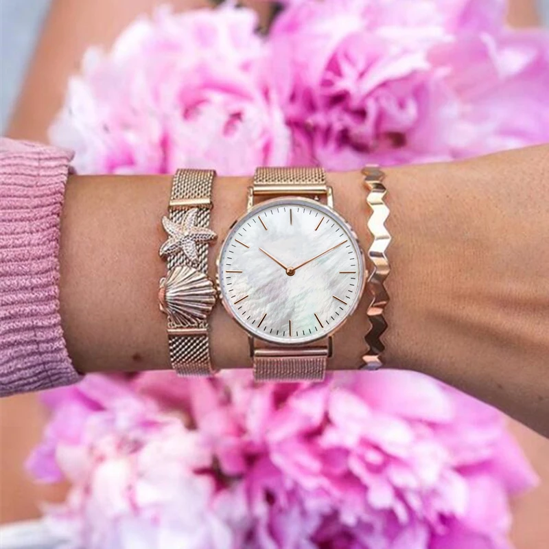 Summer accessories on point