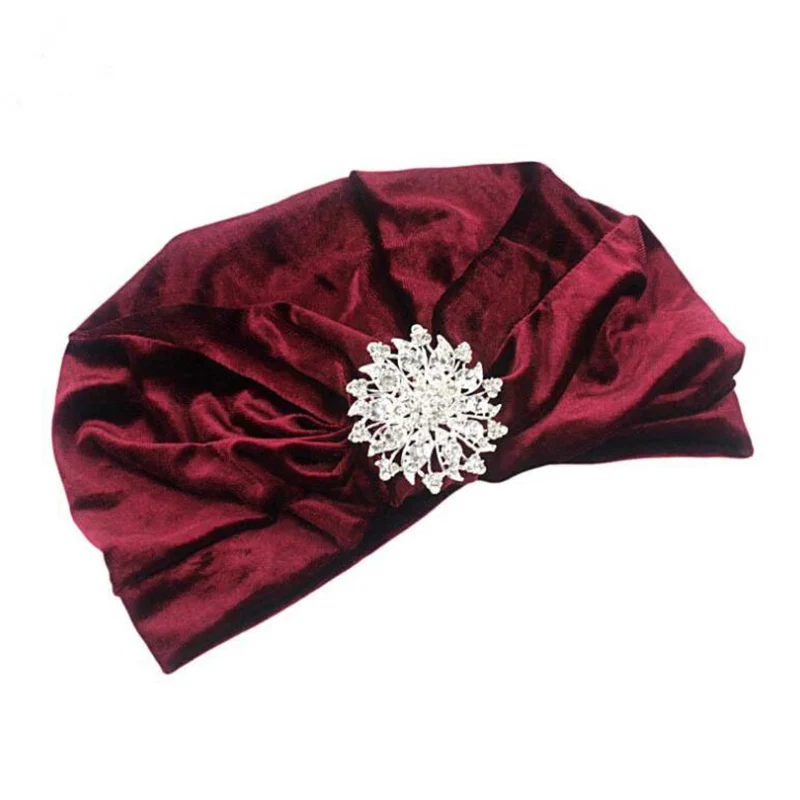 wine red Модные женские шапки бархат тюрбан Шапки Rhinestone купола Шапки головной обруч в европейском стиле Индии Шляпы Женщины шапочки Skullies - Цвет: wine red