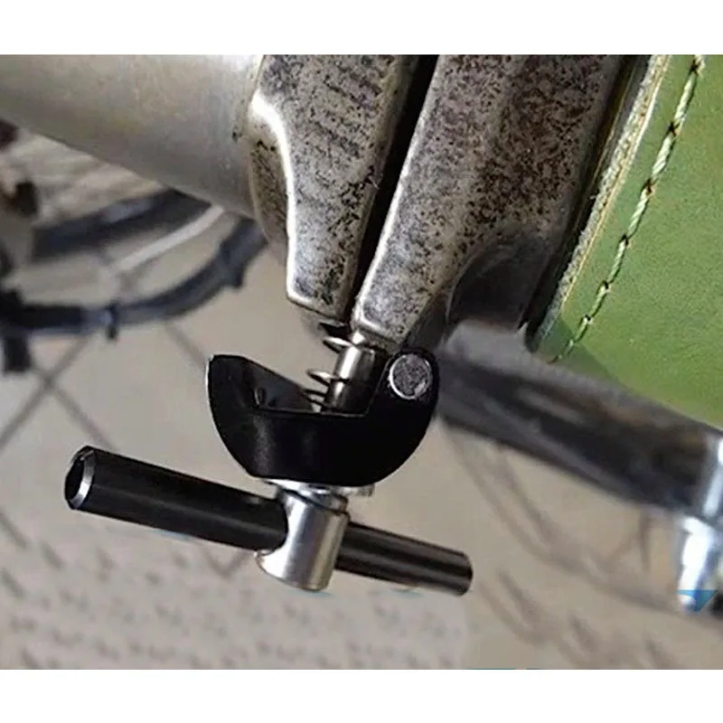 brompton hinge