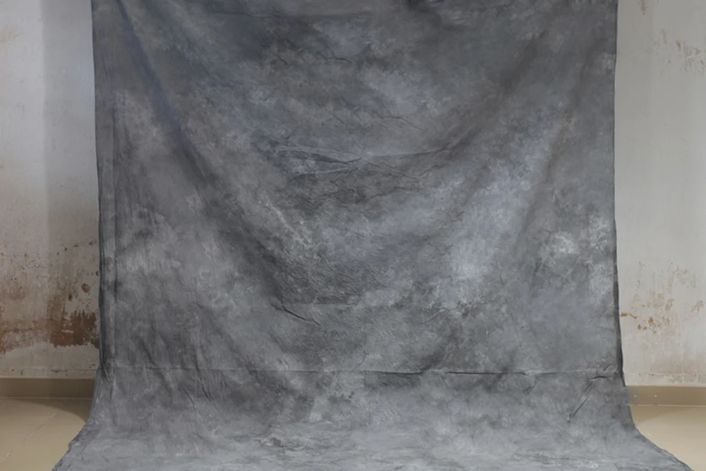 

Hand Dyed Light Grey Muslin Photo Backdrop Cotton Hand Painted Background Glare-Free Photography Studio Screen 7x10ft F-5597
