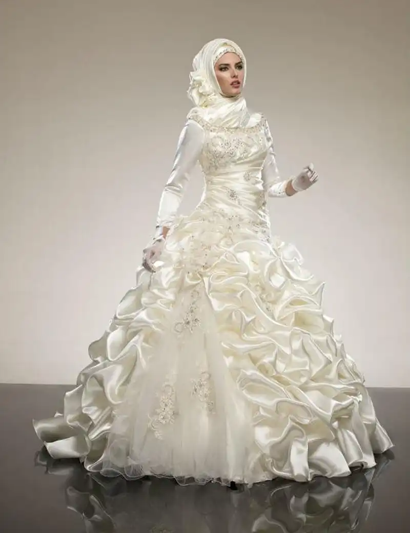 Israel Saudi Arabia Hijab Veil Ivory And White Scoop Neckline