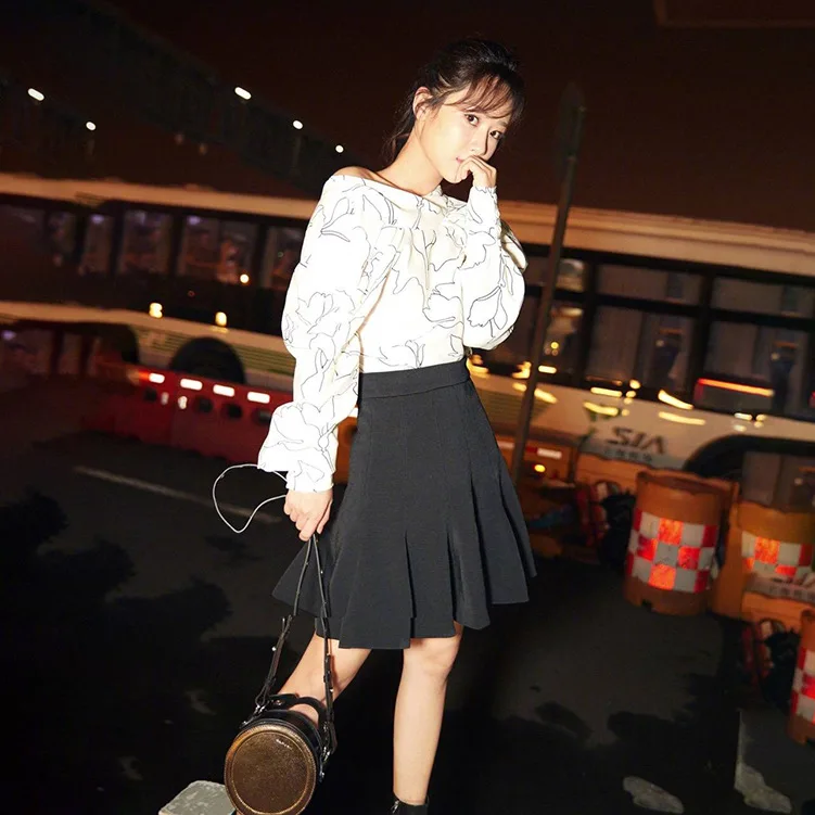 

Laoyang The Same White Print Shirt Top Women 2019 Turn-down Collar Print Full Woman Fashion Clothes Women Blouses