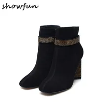 Женские осенние ботильоны из натуральной замши на толстом высоком каблуке; фирменный дизайн; стразы; высокое качество; короткие ботиночки; Лидер продаж