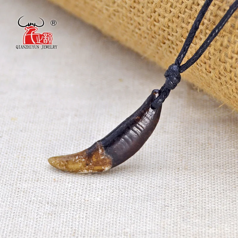 Men's Necklace Woman's Bone Pendant Tibetan Amulet Fangs Real Natural Tooth Vintage Silver Wolf Tooth Charm White Brown Ecru