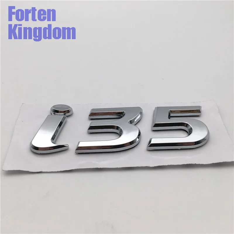 i35 chrome badge 02