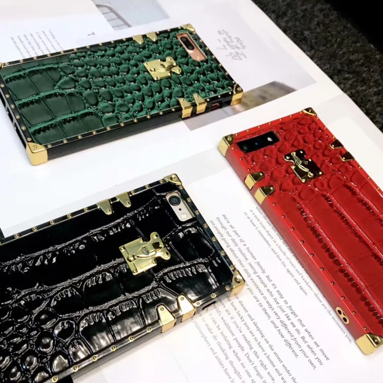 

Luxury 3D fashion crocodile skin texture with lanyard phone case for iPhone 6 6s 7 8 Plus X XS XR XS MAX phone case