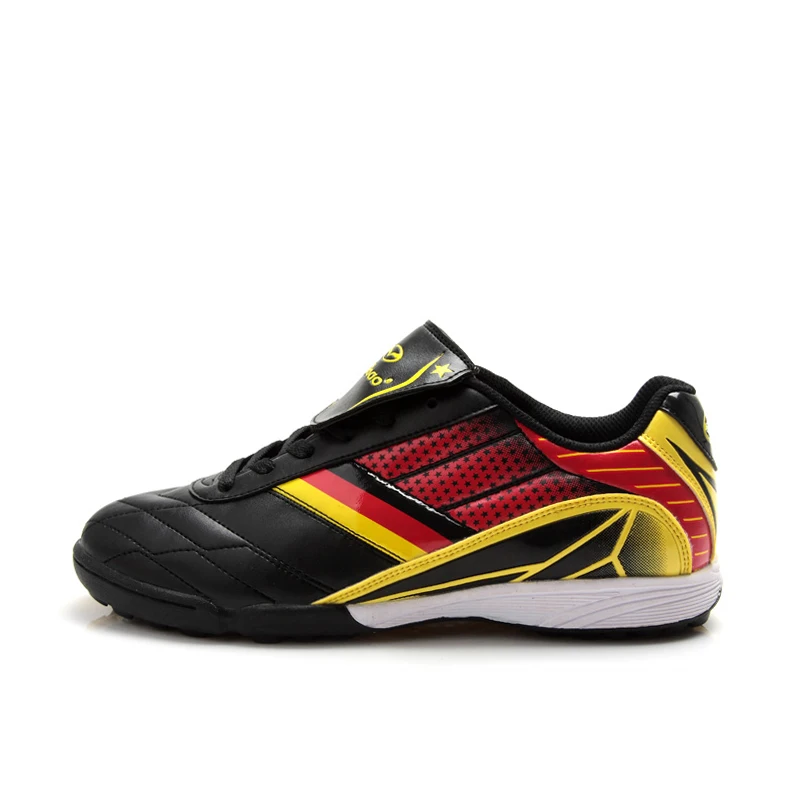 soccer shoes for turf and grass