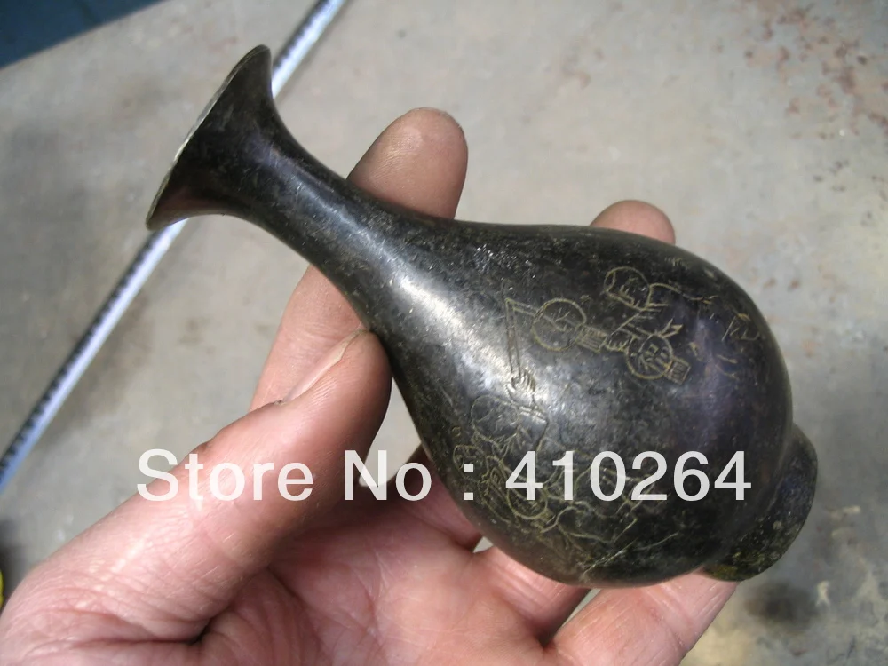 

Have the small bottle of carvings pattern bronze statue