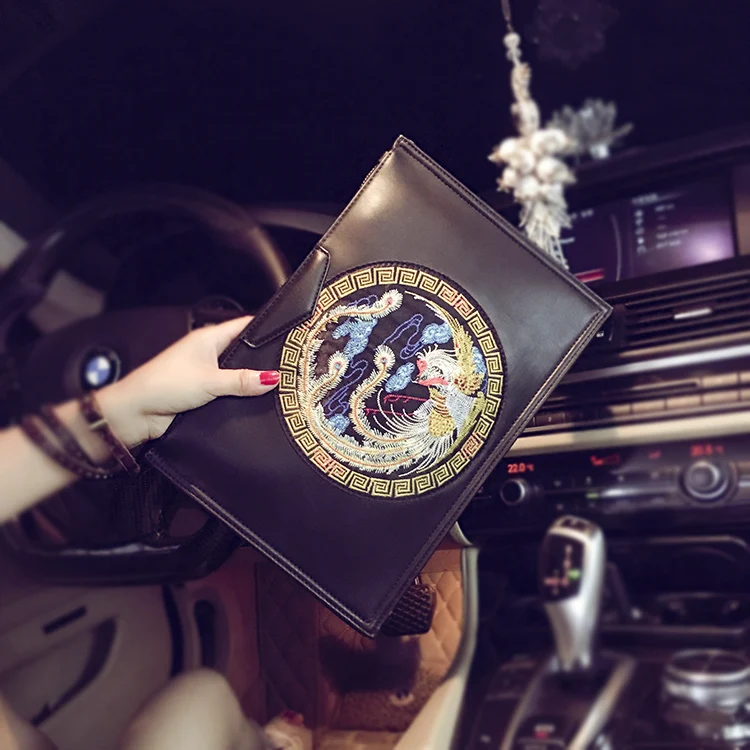 

2018 Fashion Brand Men Clutch Bags Handbags PU Leather embrodiery Envelope Evening Bags Wristlet Zipper Bag for ipad