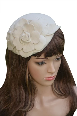 Осенне-зимний берет, Женская шерстяная шляпа-чародей с цветком в стиле Гэтсби, шляпа для женщин, коктейльное свадебное платье, Fedoras - Цвет: Ivory