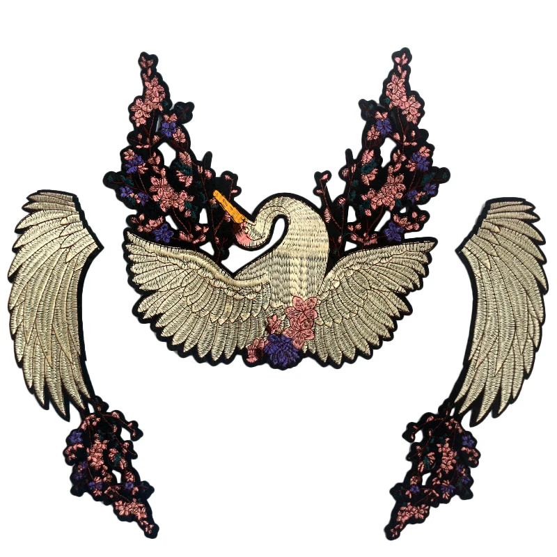 

Red-Crowned Crane And Flowers Embroidered Patches For Clothing Hat Sewing Denim Jacket DIY Stripes Applique Clothes Stickers