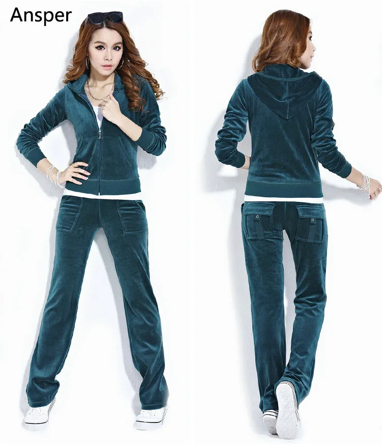 tracksuit with zip pockets