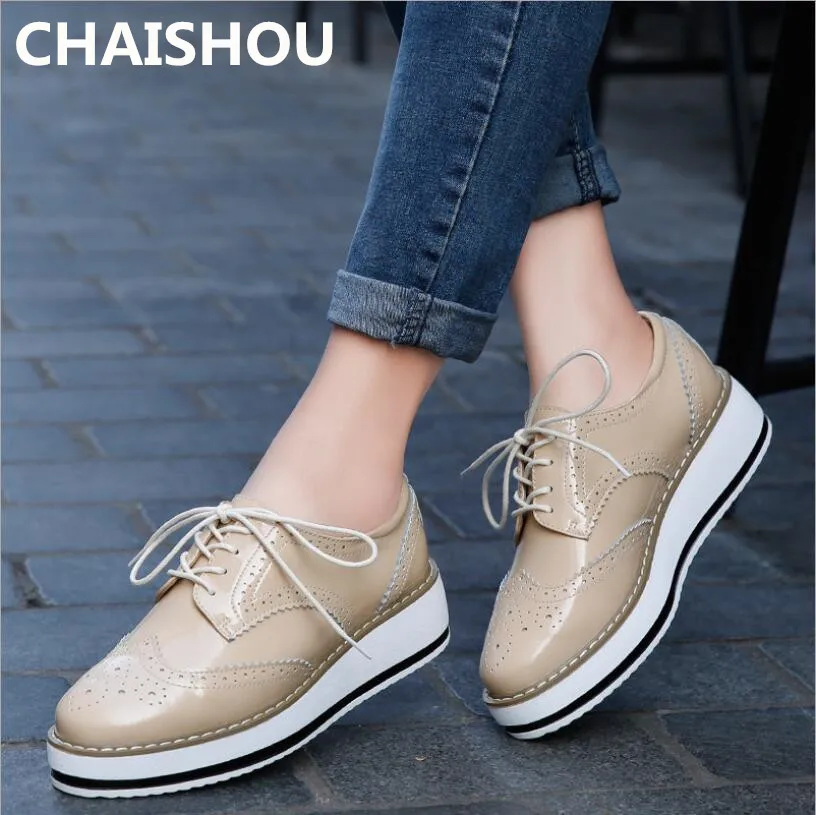 

CHAISHOU Spring New Women Platform Shoes Woman Brogue Patent Leather Flats Lace Up Footwear Female Flat Oxford Shoes F-204