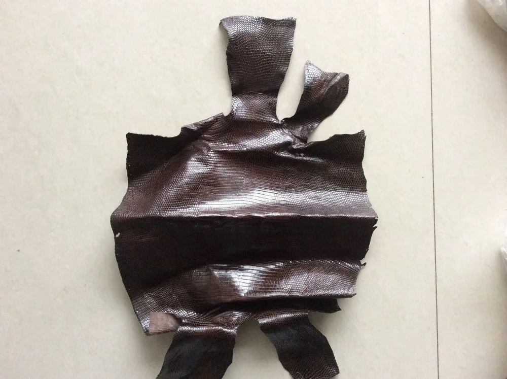 

1pc lizard skin for bow making