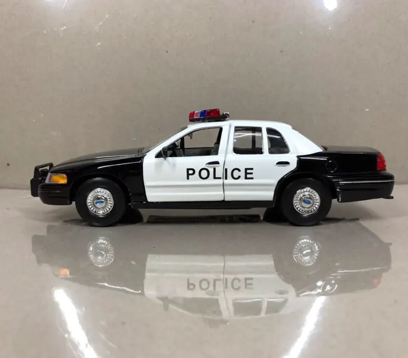 WELLY 1/24 масштаб США 1999 Ford Crown Victoria литая металлическая модель автомобиля игрушка для подарка/коллекции/детей