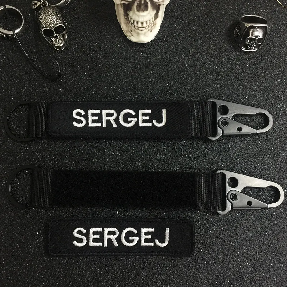 Tanie Brelok niestandardowy tekst haft motocyklowy tag kluczowy uchwyt pierścieniowy do mocowania taśmy do torby molle