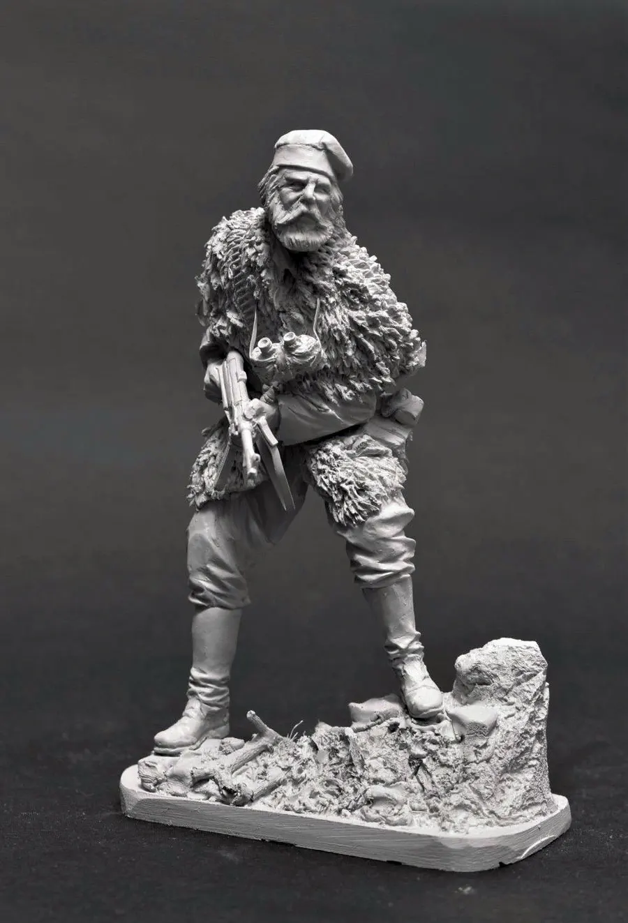

1/16 Resin Model Building Kit Figure guerrilla soldier