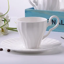 200 мл, набор кофейных чашек с блюдцем из костяного фарфора, креативный рельефный дизайн, Королевский винтажный набор чайных чашек и блюдца, набор керамических кофейных чашек