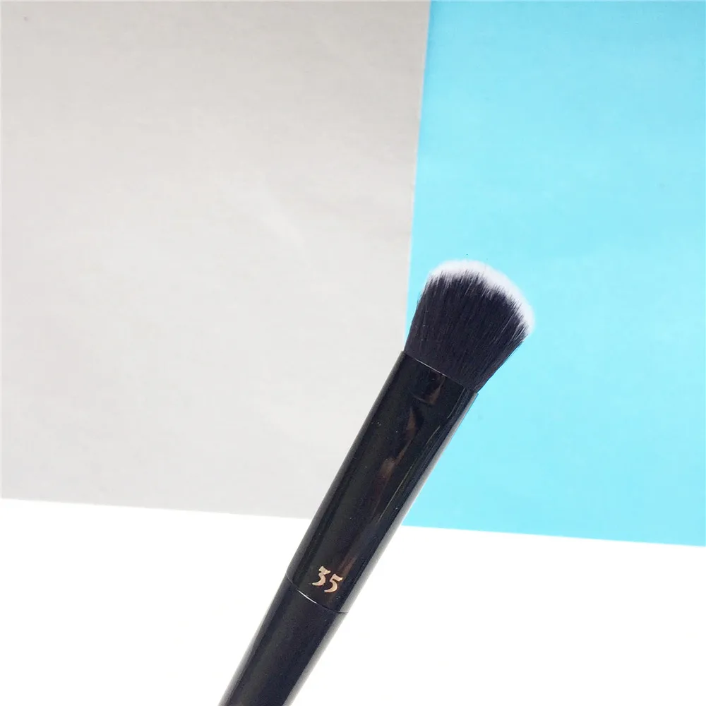 Kat Von D Lock it Angled Shadow Brush #35 _ 5