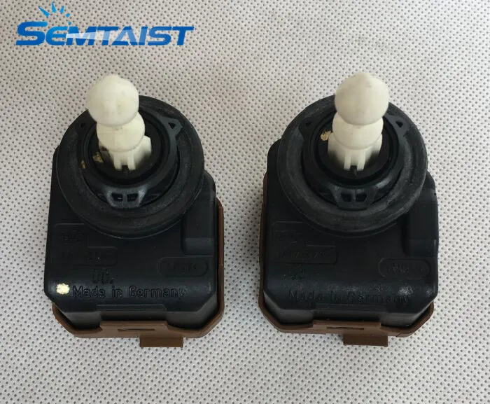 

semtaist 2pcs Genuine OEM xenon headlight range adjusting motor leveling motor 007878-06 007 878 (USED)