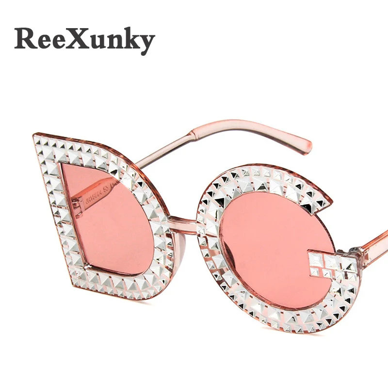 Fashion 2019 Oversized Sunglasses Women Round Plastic Frame Retro Black Sun glasses For Men Female Eyewear Shade oculos UV400