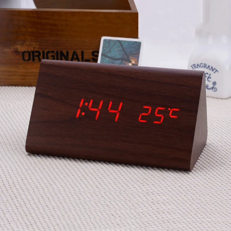 Светодиодный Будильник с температурным режимом, деревянные часы, креативные часы, голосовые часы с двумя деревянными часами, электронные подарки - Цвет: Brown Red