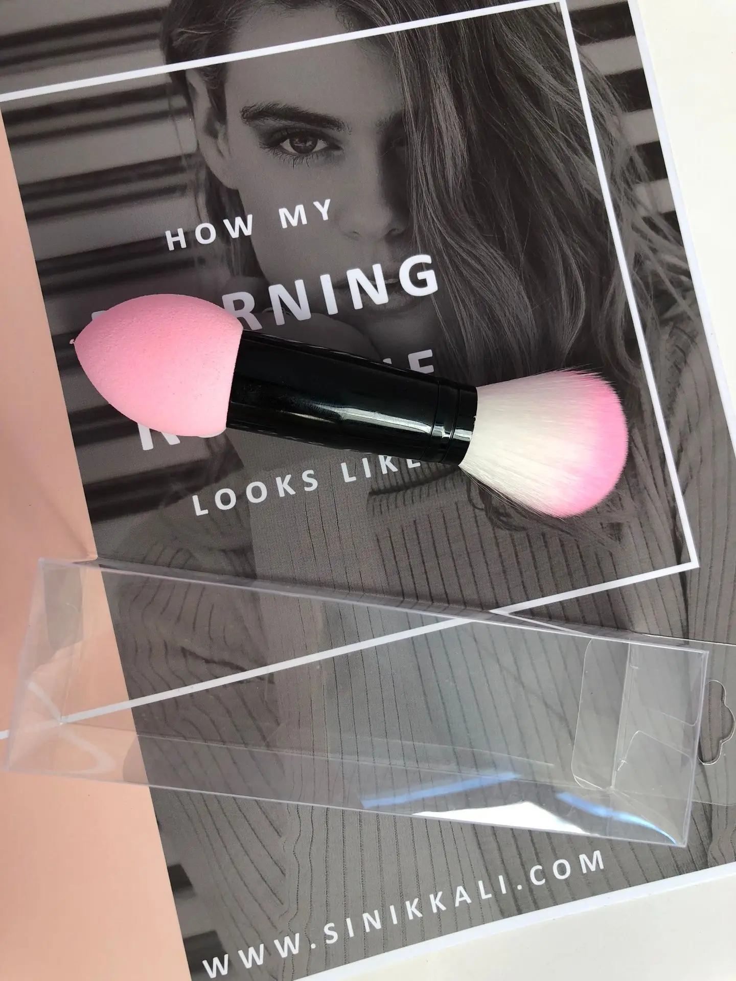 

1pc Professional blusher brush 2 heads Nylon Make up Brushes Two Head Metal Cosmetic Tools with Sponge Pink Color drop shipping