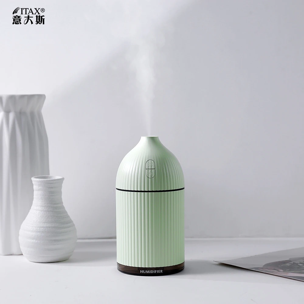 

White Aromatherapy Diffuser USB Ultrasonic Air Humidifier Mist Maker Aroma Essential Oil with LED Light 300ML ITAS3323A