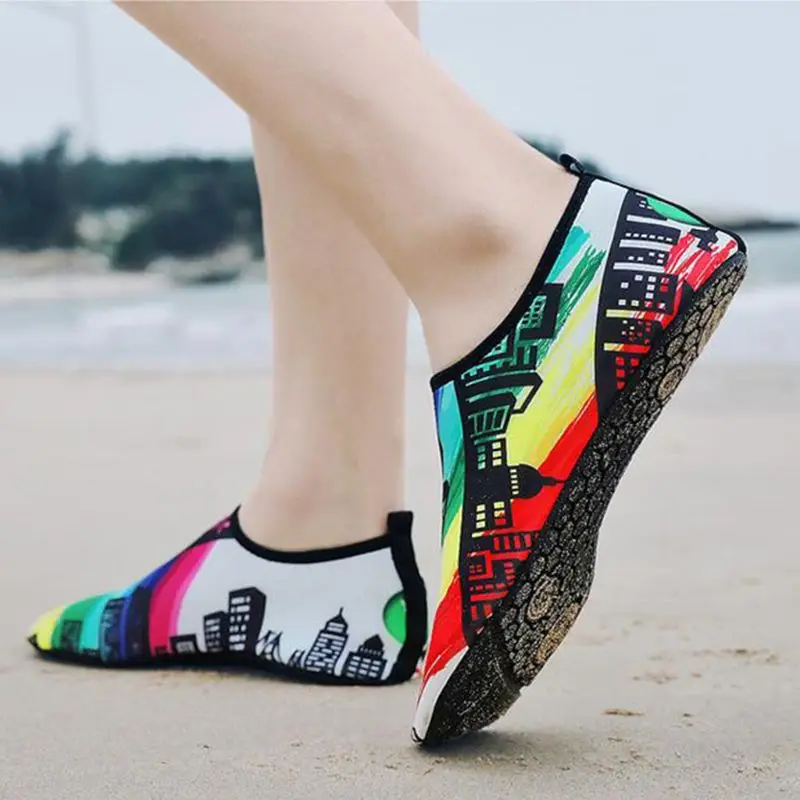 1 زوج الملونة السباحة أحذية للجنسين جوارب مضادة للانزلاق الشاطئ بركة تصفح اليوغا لا امتصاص المياه خفيفة الوزن زعانف السباحة التبعي