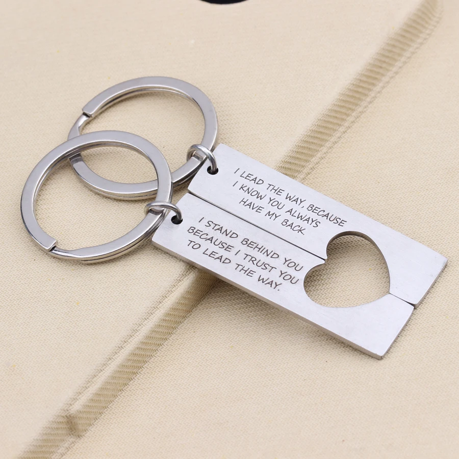 

1 Pair Personality I Lead the way I Stand Behind You Charm Engraved Key Chain Half Heart Pendant Key Ring for Couples Lover Gift