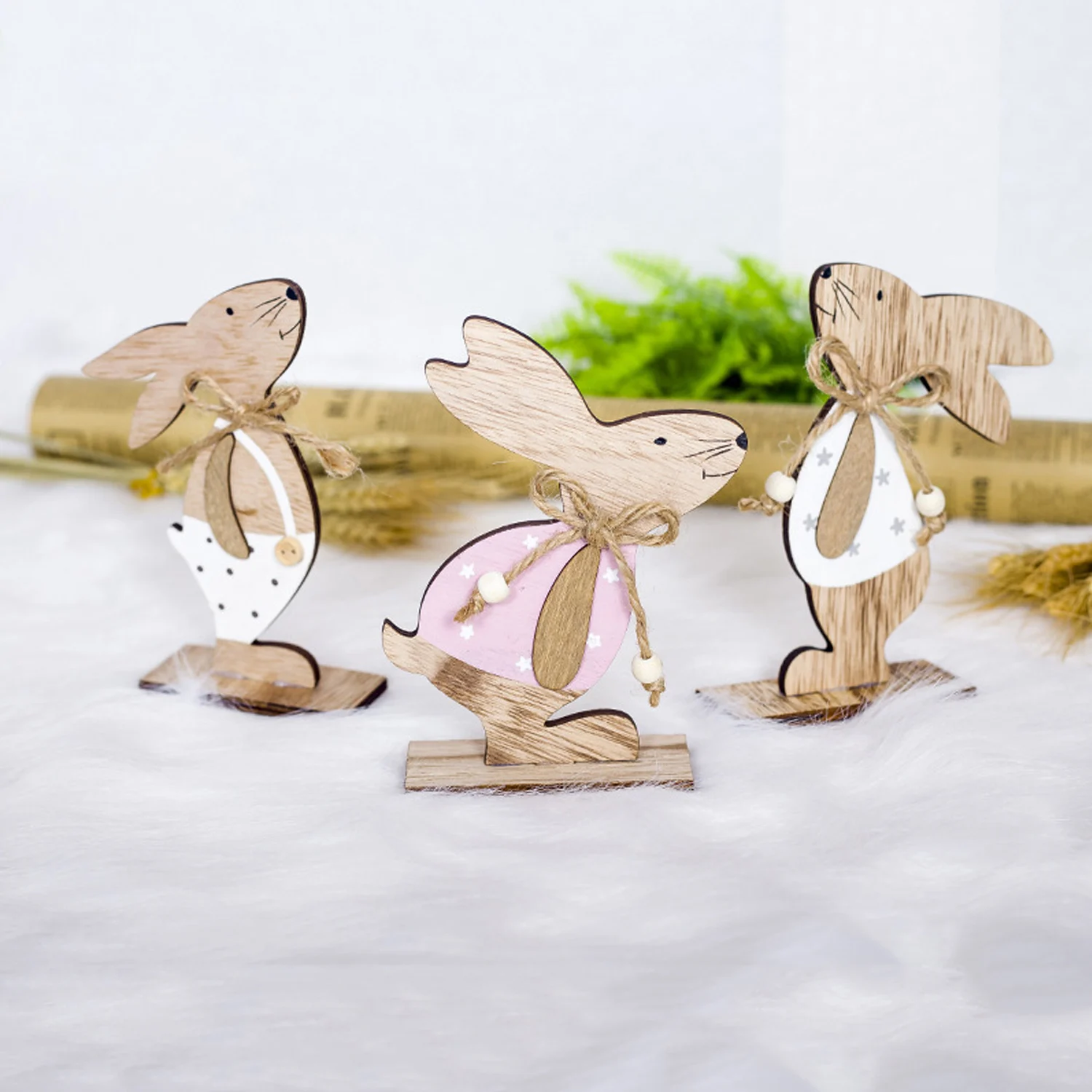 

Behogar Fashion Cute Rabbit Sahpe Wooden Ornaments Decorations Supplies for Easter Party Hotel Restaurant Mall Home Random Style