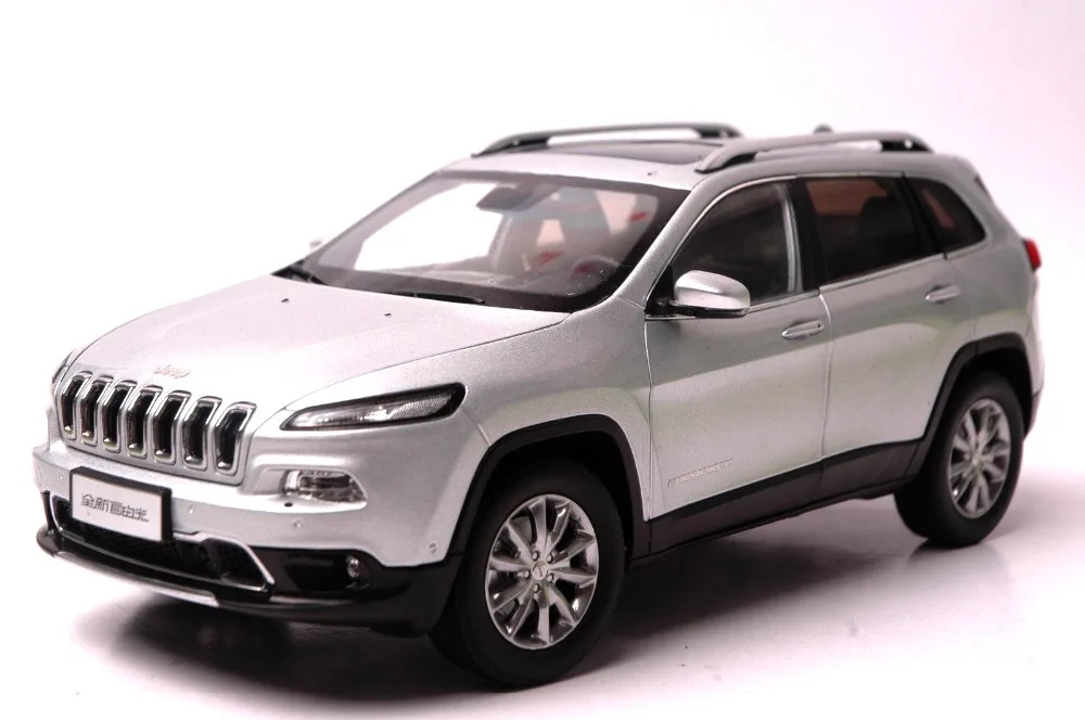 118 Diecast Model for Jeep Cherokee 2016 Silver SUV Alloy Toy Car
