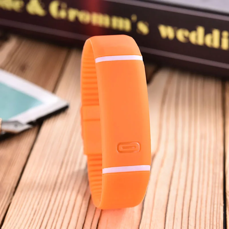 New Sports Bracelet LED Watch 2019 Sport Watch Fashion Digital Watch Date Time Women Wristwatch Waterproof Colorful Rubber Band