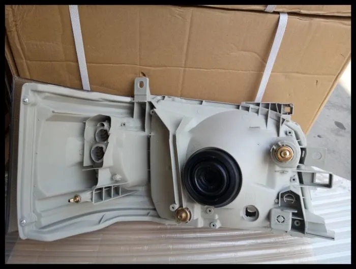 EOsuns фара в сборе для TOYOTA HIACE 200 2005-2009