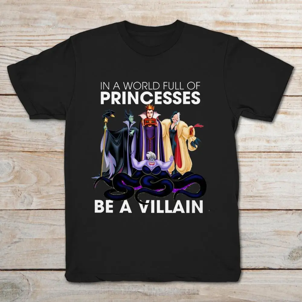 Мужская футболка с надписью In A World Full Of Princesses Be Villain черная забавными ведьмами