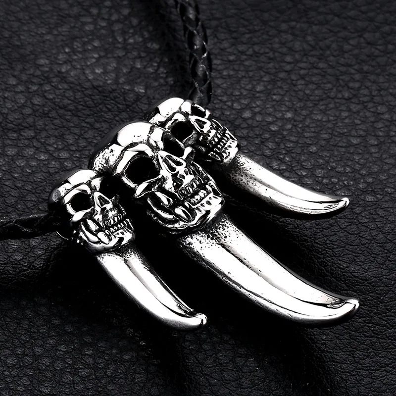 BP8-169 man pendant