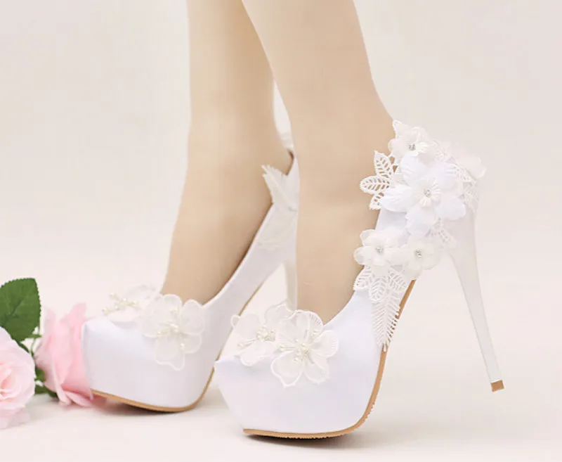 Lace bridal shoes High with fine with wedding photographs dress shoes
