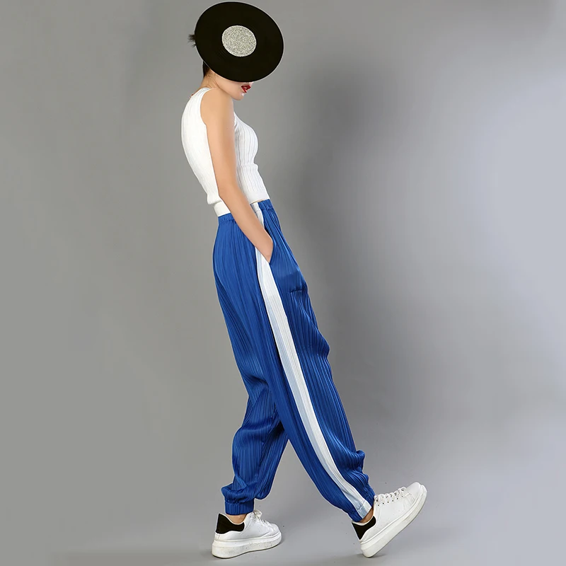 1 (12)